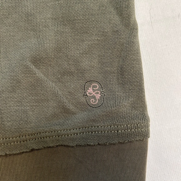 AS Revival green cropped v-neck hoodie, size small - Picture 3 of 6